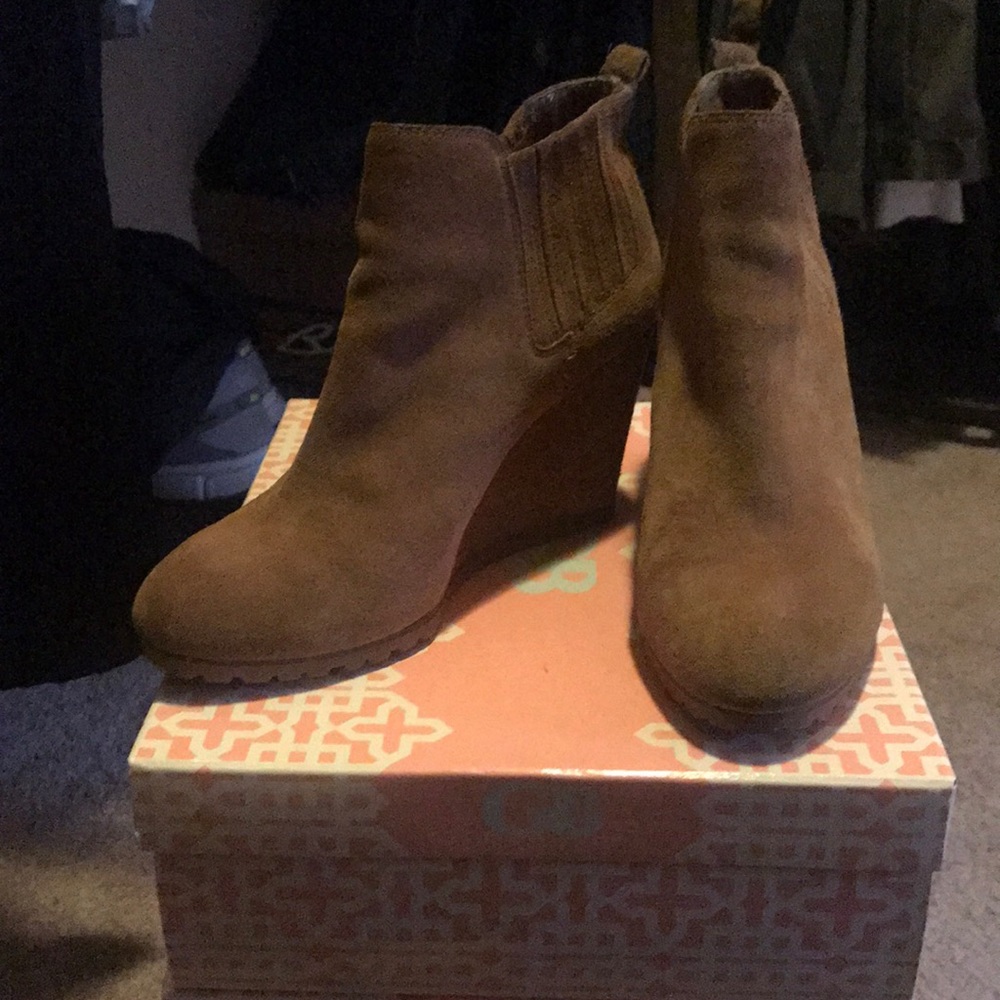 GB-Gianni Bini wedge booties  FLASH SALE!!!❤️